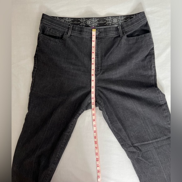 Gloria Vanderbilt Straight Leg Jeans Women's 18 Average Black 5-Pocket High Rise - Picture 5 of 10